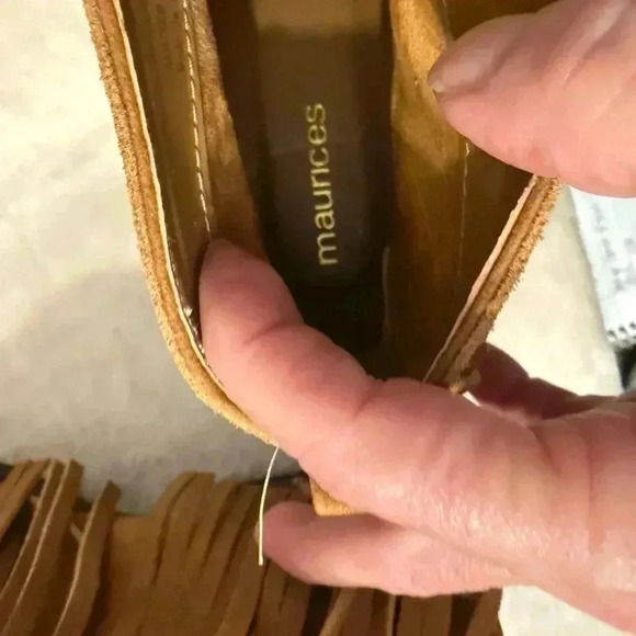 Maurice’s Gail slip on fringe ankle boots EUC Leather fringe. Women’s size 8 - Picture 5 of 8